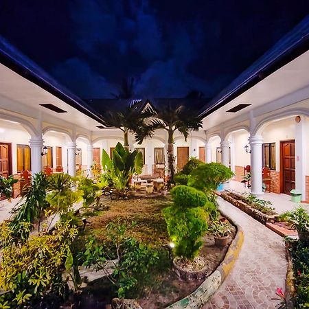 Mbg Travellers Inn Powered By Cocotel Puerto Princesa Eksteriør bilde